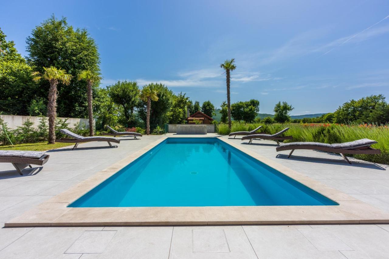 Villa Palma With Heated Private Pool Podhum Exterior photo