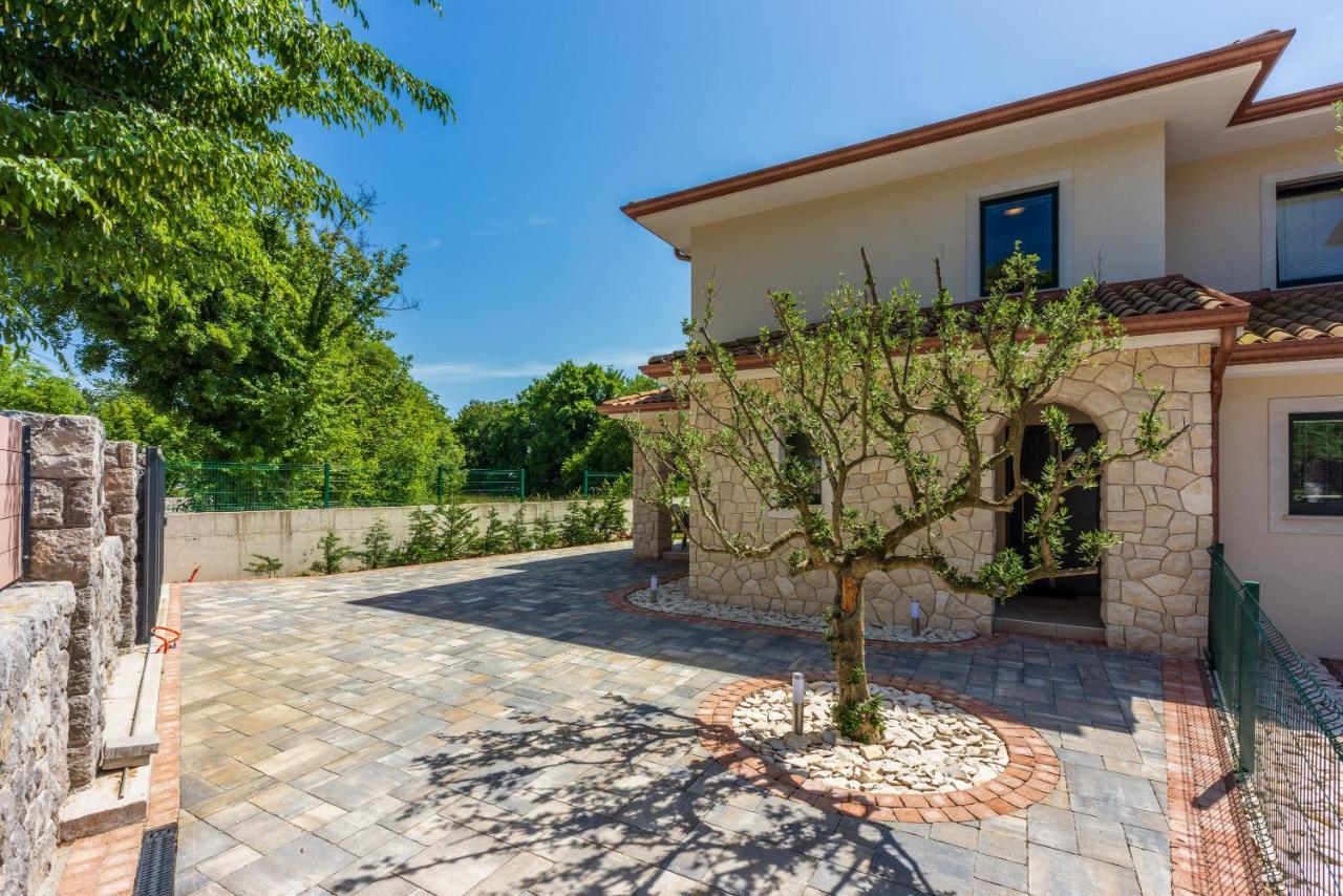 Villa Palma With Heated Private Pool Podhum Exterior photo