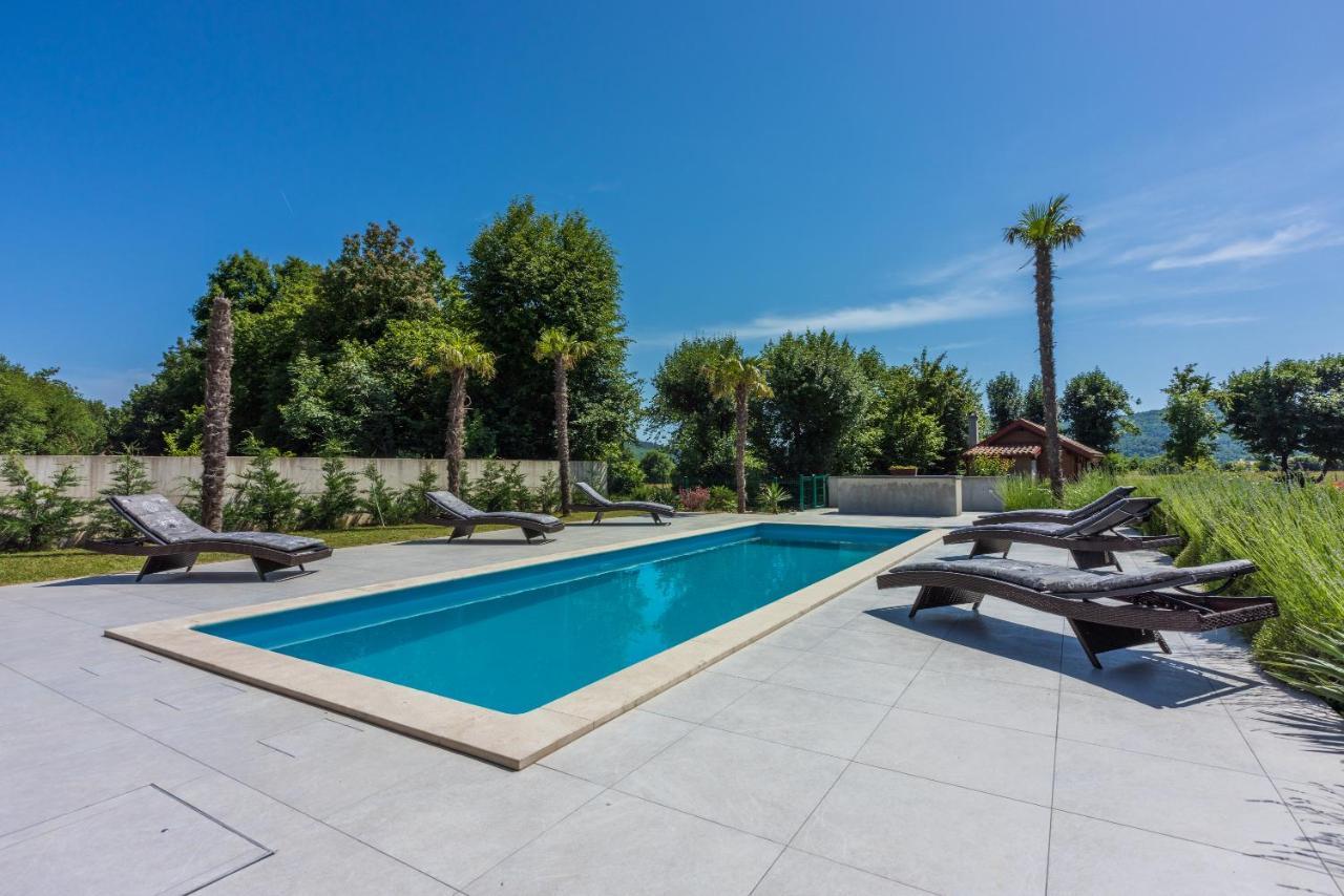 Villa Palma With Heated Private Pool Podhum Exterior photo