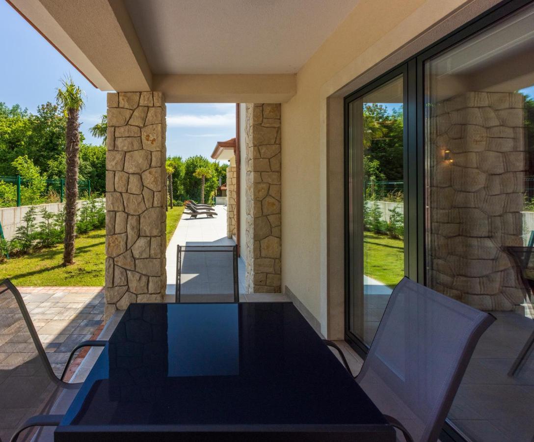 Villa Palma With Heated Private Pool Podhum Exterior photo